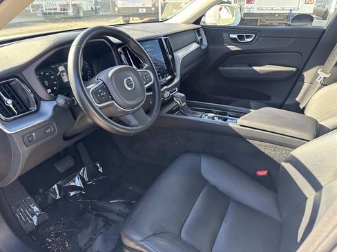Used 2020 Volvo XC60 T5 Momentum image 14