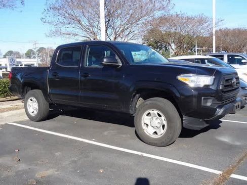 Used 2021 Toyota Tacoma SR image 4