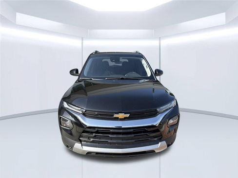 Used 2023 Chevrolet TrailBlazer LT FWD image 2