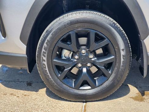 Used 2025 Toyota RAV4 LE image 8