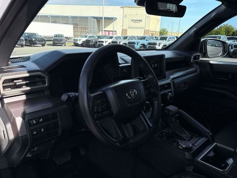 Used 2024 Toyota Tacoma SR5 AWD/4WD image 10