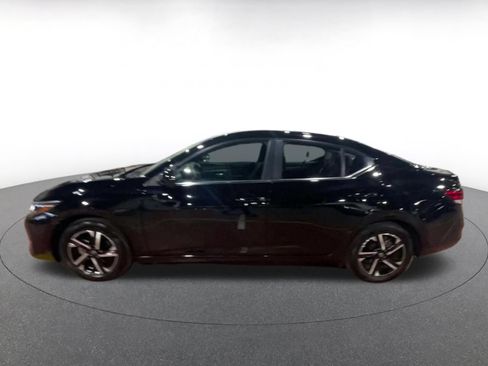 Used 2025 Nissan Sentra SV FWD image 10
