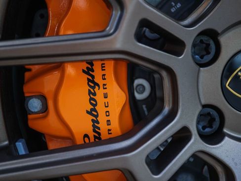 Used 2024 Lamborghini Huracan Sterrato AWD/4WD image 17