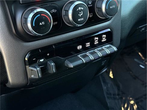 Used 2021 RAM 2500 Laramie w/ Night Edition image 13