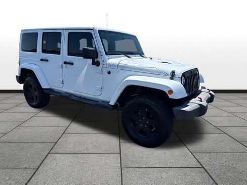 Used 2015 Jeep Wrangler Unlimited Sahara AWD/4WD image 7