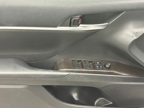 Used 2022 Toyota Camry SE FWD image 10