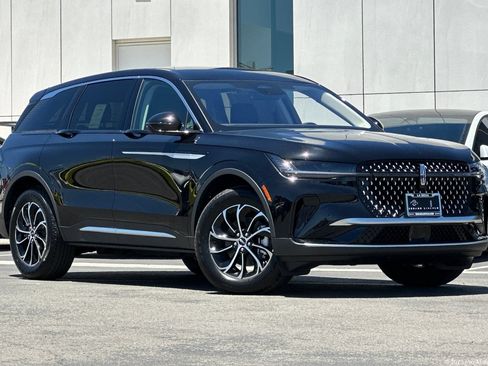 New 2026 Lincoln Nautilus Premier AWD/4WD image 1