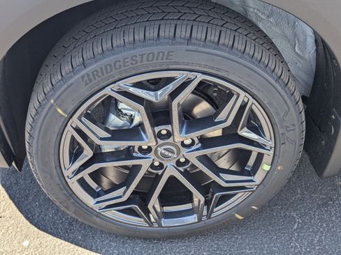 New 2026 Nissan Kicks SR w/ Illumination Package image 7