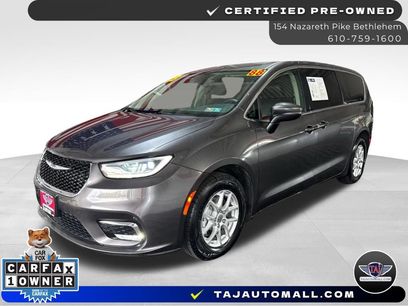 Used 2023 Chrysler Pacifica Touring-L