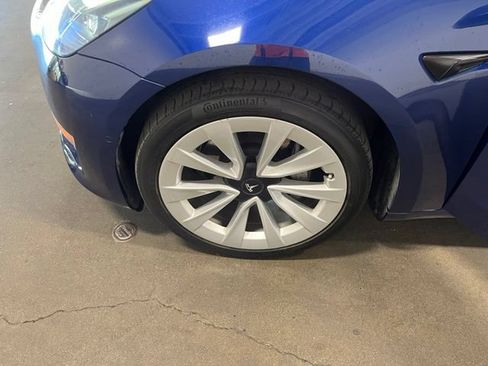 Used 2022 Tesla Model 3 Long Range AWD/4WD image 31