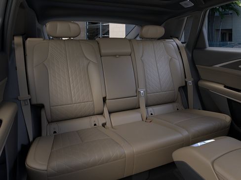 New 2026 Cadillac Lyriq V w/ Exterior Carbon Fiber Package AWD/4WD image 17