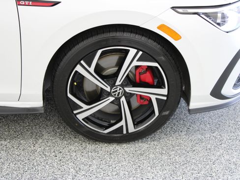 Used 2024 Volkswagen GTI SE FWD image 5