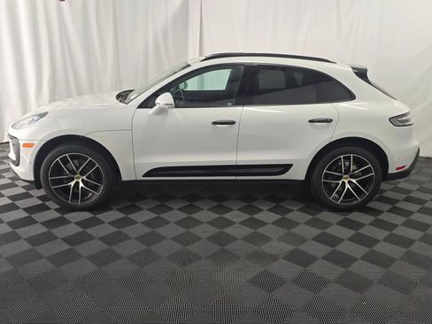 Certified 2023 Porsche Macan AWD/4WD image 2