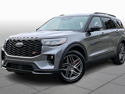 Certified 2025 Ford Explorer ST image 41