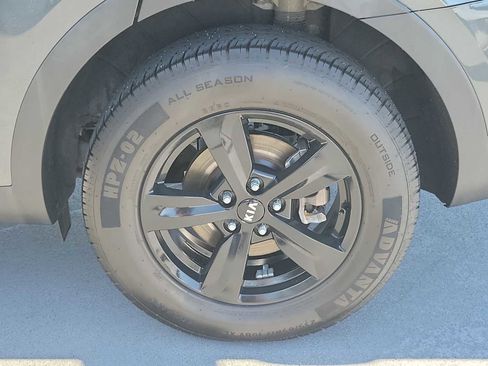 Used 2021 Kia Sorento LX image 12