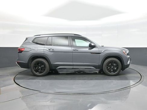 New 2026 Volkswagen Atlas Peak Edition image 8