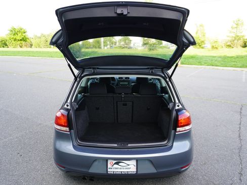Used 2011 Volkswagen Golf 2-Door FWD image 21