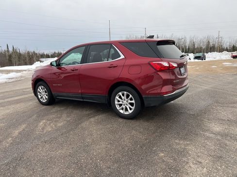 Used 2020 Chevrolet Equinox LT w/ Driver Convenience Package image 3