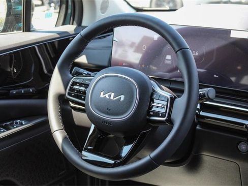 New 2025 Kia Carnival SX Prestige image 17