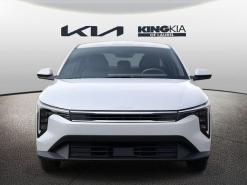 New 2025 Kia K4 LXS image 2
