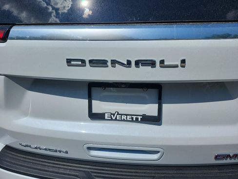 Used 2026 GMC Yukon Denali w/ Sun & Power Step Package AWD/4WD image 5