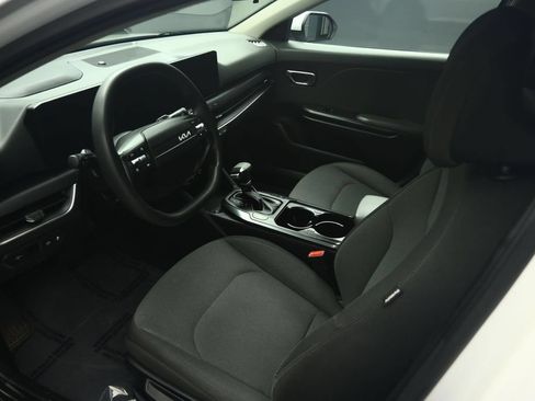 Certified 2025 Kia K4 FWD image 42