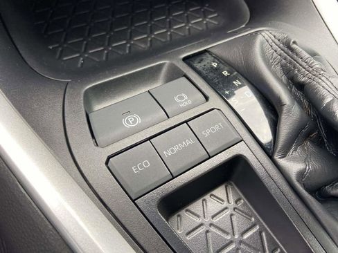 Used 2024 Toyota RAV4 XLE w/ Convenience Package FWD image 28