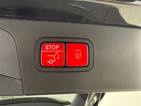 Used 2022 Mercedes-Benz GLC 300 4MATIC image 18