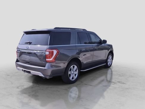 Used 2019 Ford Expedition XLT w/ Equipment Group 202A AWD/4WD image 8