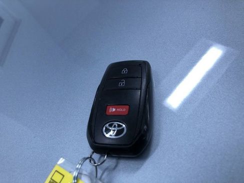 Certified 2025 Toyota Corolla Cross LE image 32