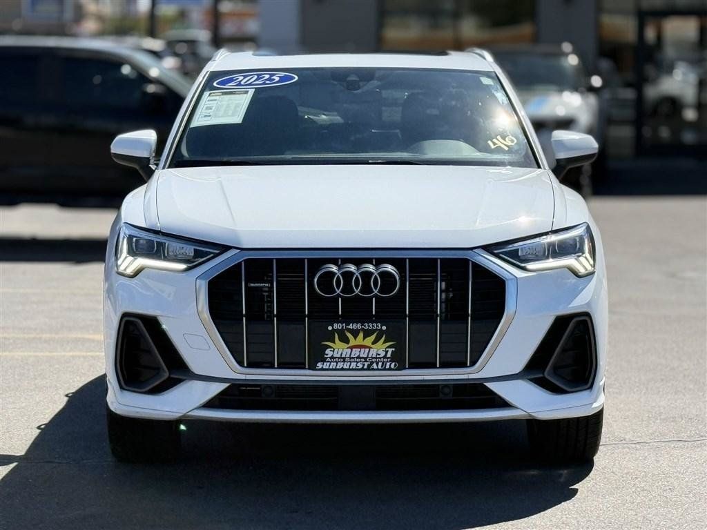 Used 2025 Audi Q3 2.0T Premium AWD/4WD image 2