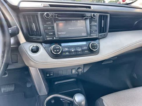 Used 2018 Toyota RAV4 XLE FWD image 18