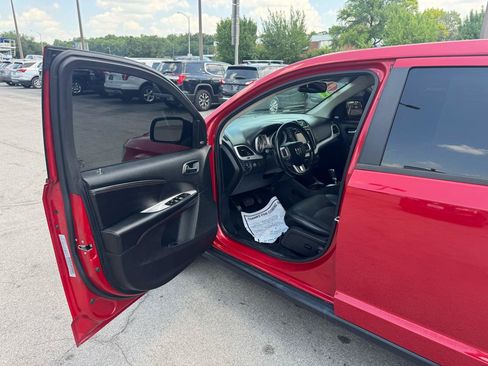 Used 2019 Dodge Journey GT AWD/4WD image 16