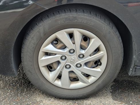 Used 2020 Hyundai Elantra SE image 9