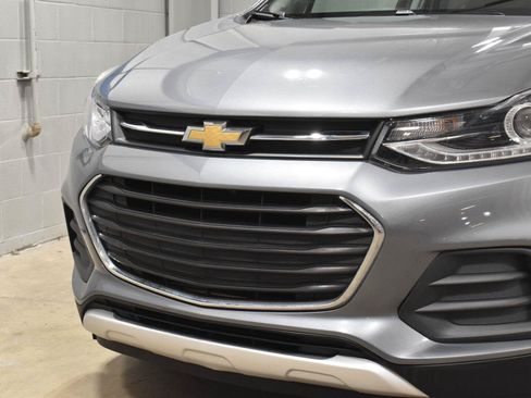 Used 2019 Chevrolet Trax LT w/ LT Convenience Package AWD/4WD image 29