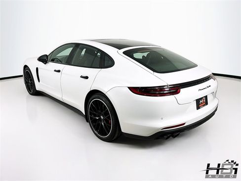 Used 2018 Porsche Panamera Turbo image 8