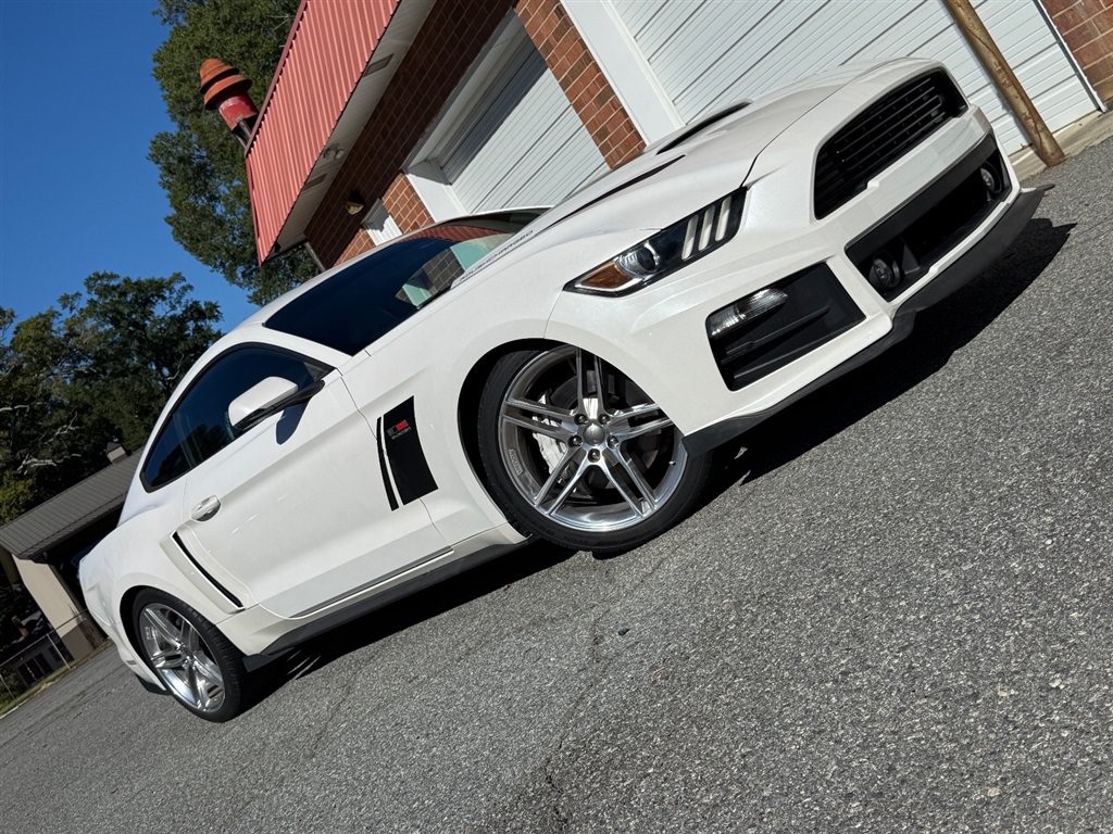 Used 2017 Ford Mustang GT Premium RWD image 28