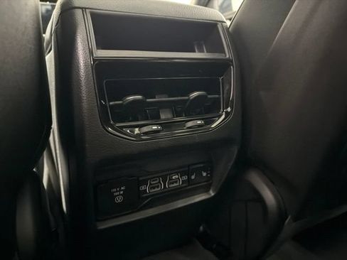 Used 2024 Jeep Grand Cherokee Limited w/ Luxury Tech Group II AWD/4WD image 24