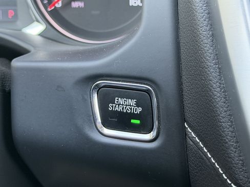 Used 2023 GMC Acadia SLT FWD image 29