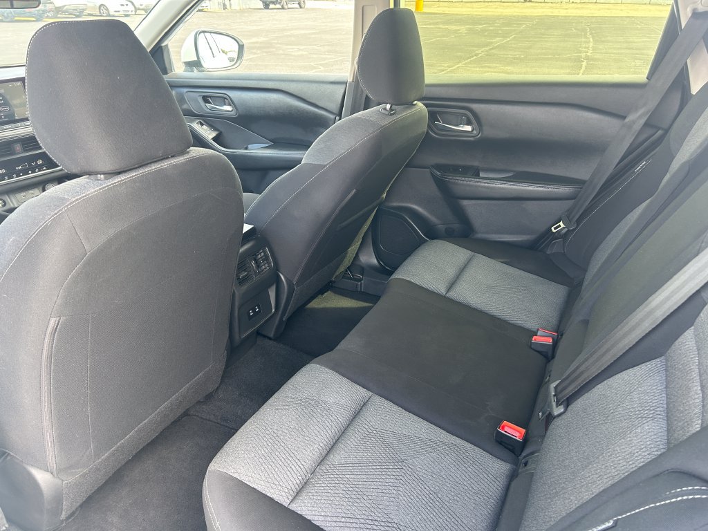 Used 2025 Nissan Rogue SV AWD/4WD image 30