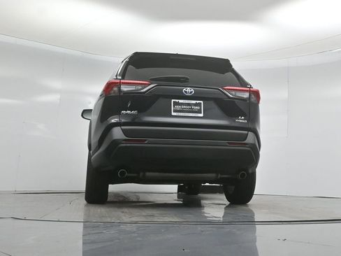 Used 2022 Toyota RAV4 LE AWD/4WD image 49