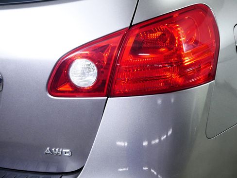 Used 2013 Nissan Rogue S AWD/4WD image 17