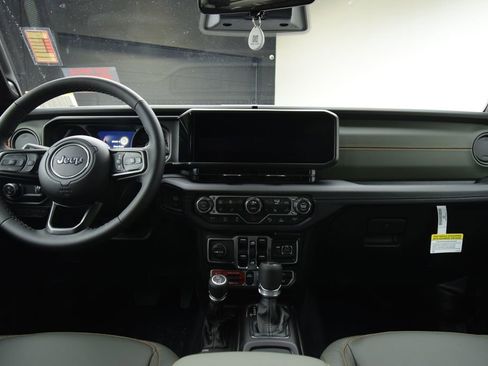 New 2026 Jeep Gladiator Mojave w/ Steel Bumper Group image 42