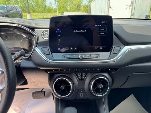 Used 2025 Chevrolet Blazer LT AWD/4WD image 15