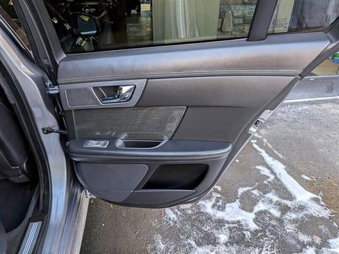 Used 2010 Jaguar XF R image 28