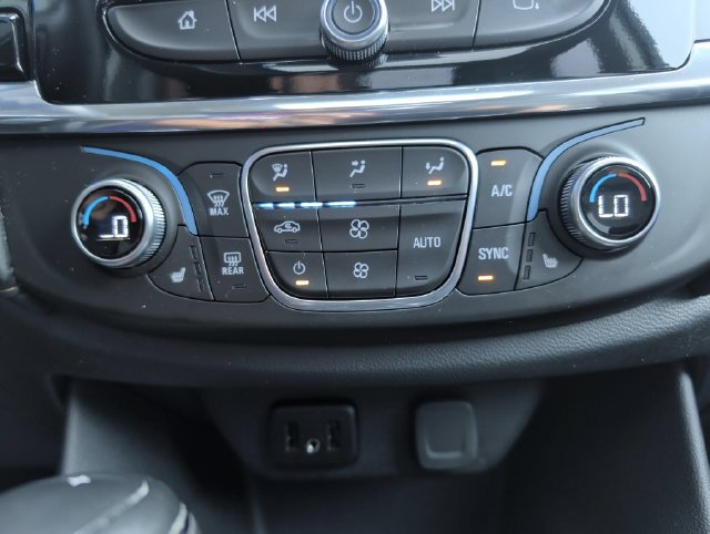 Used 2018 Chevrolet Traverse LT w/ LPO, Floor Liner Package FWD image 20