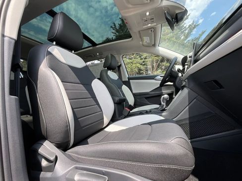 New 2025 Volkswagen Taos SEL image 11