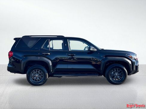 Certified 2025 Toyota 4Runner SR5 AWD/4WD image 8