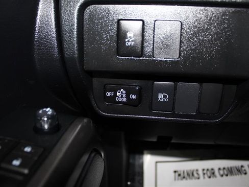 Used 2020 Toyota Tacoma SR5 AWD/4WD image 23