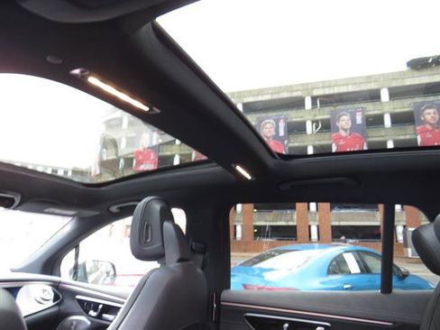 Certified 2023 Mercedes-Benz EQS 580 4MATIC SUV w/ Exclusive Trim Package image 21